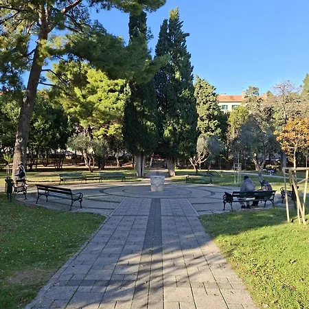 Central Park Split Studio Apartment *